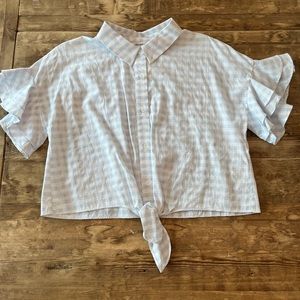 Adorable cropped baby blue and white button up